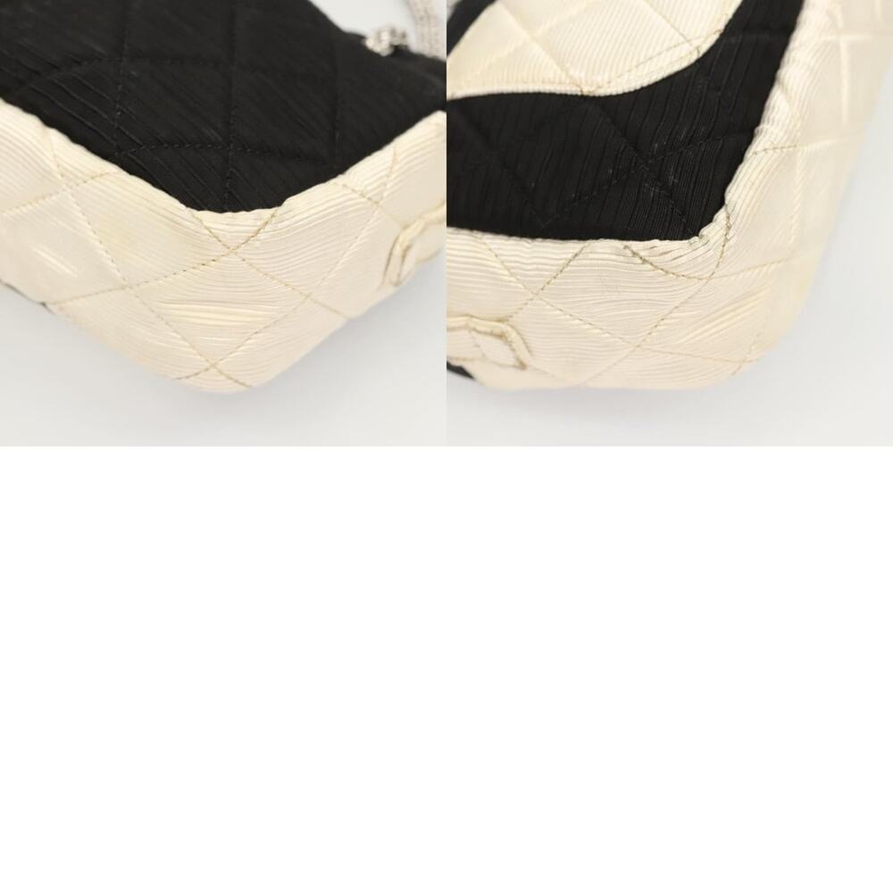 Chanel Matelasse Chain Shoulder Bag - Picture 6 of 6